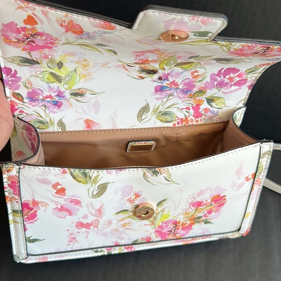 New GUESS Kavet Floral Crossbody - Picture 13 of 13